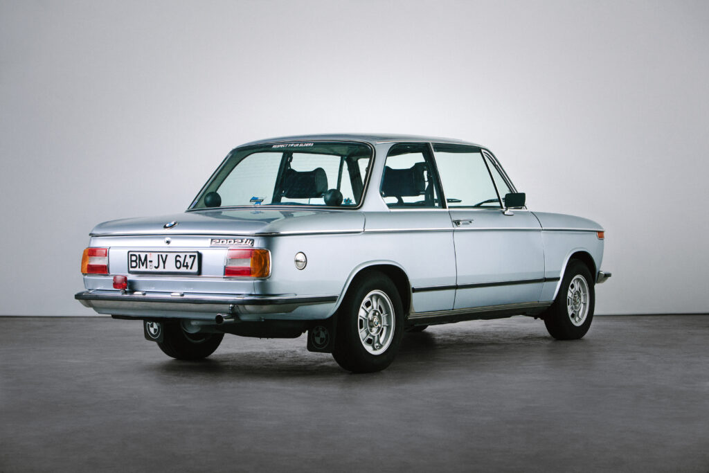 Ura, 1973 BMW 2002tii Lux, Fjord Light Blue Metallic